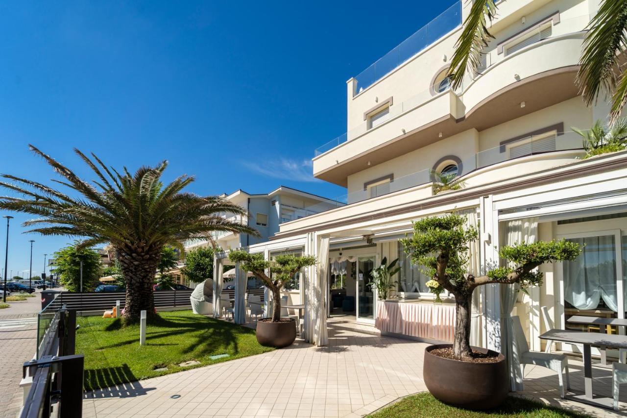 Melody Hotel Cervia Esterno foto
