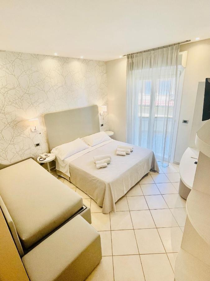 Melody Hotel Cervia Esterno foto