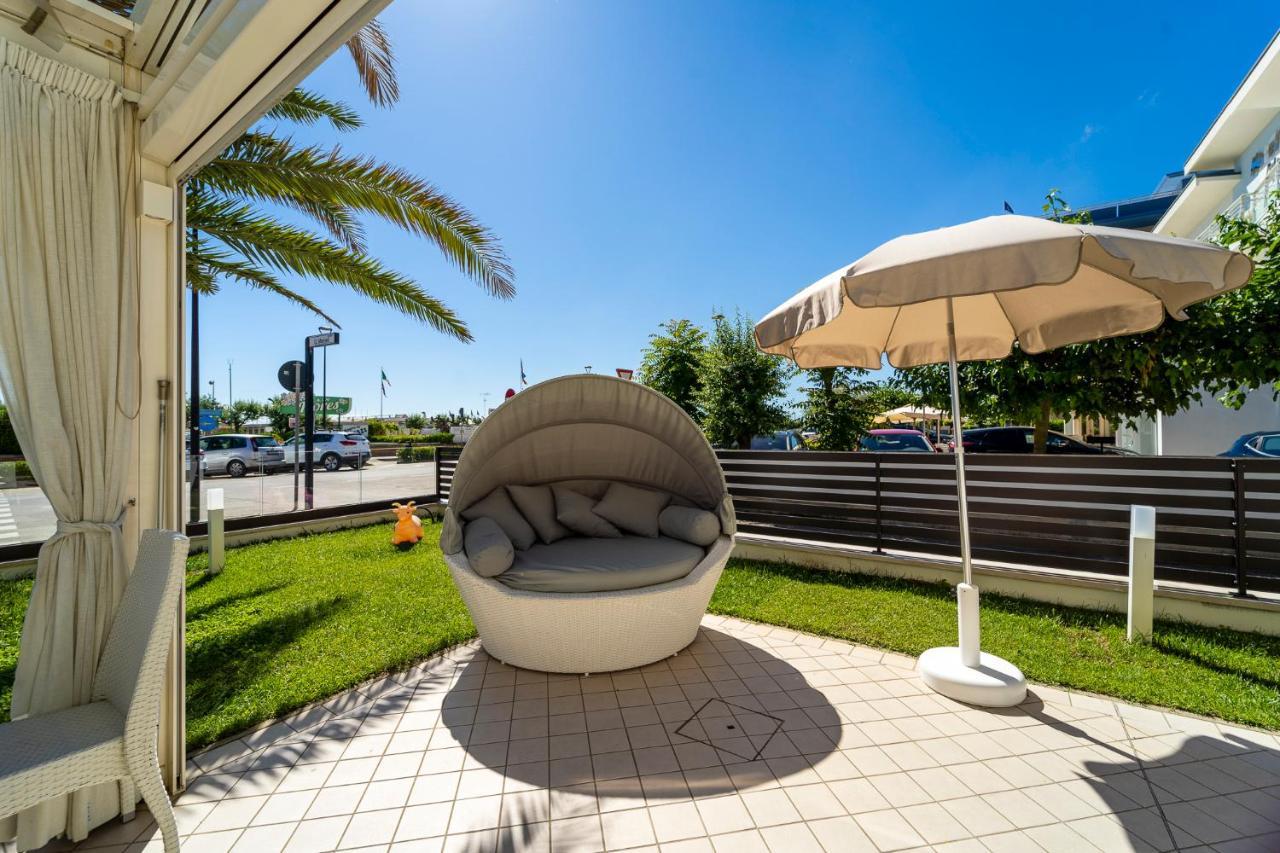 Melody Hotel Cervia Esterno foto