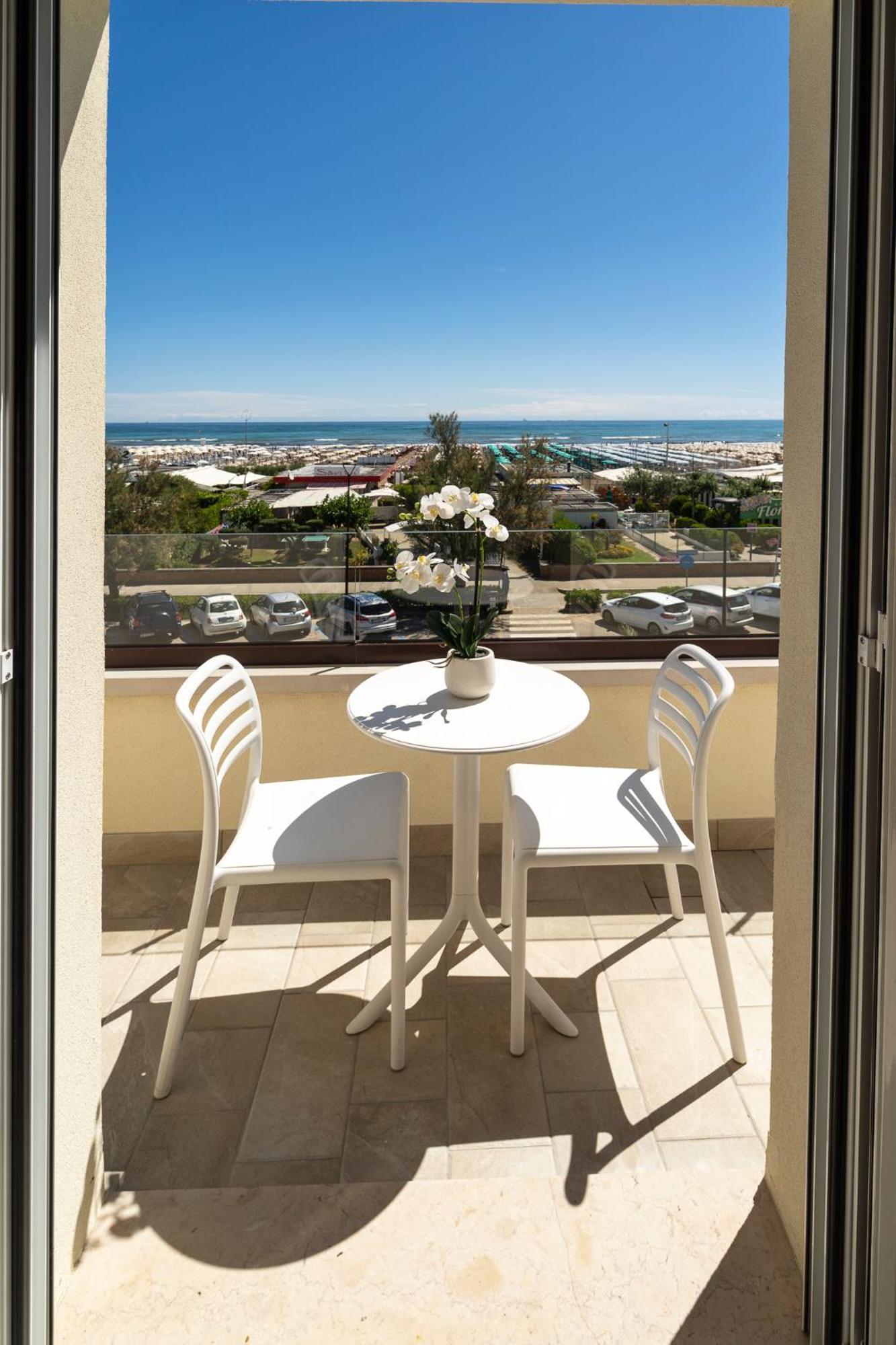 Melody Hotel Cervia Esterno foto