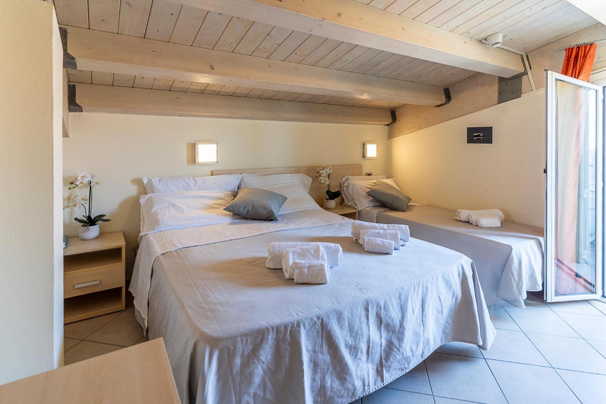 Melody Hotel Cervia Esterno foto