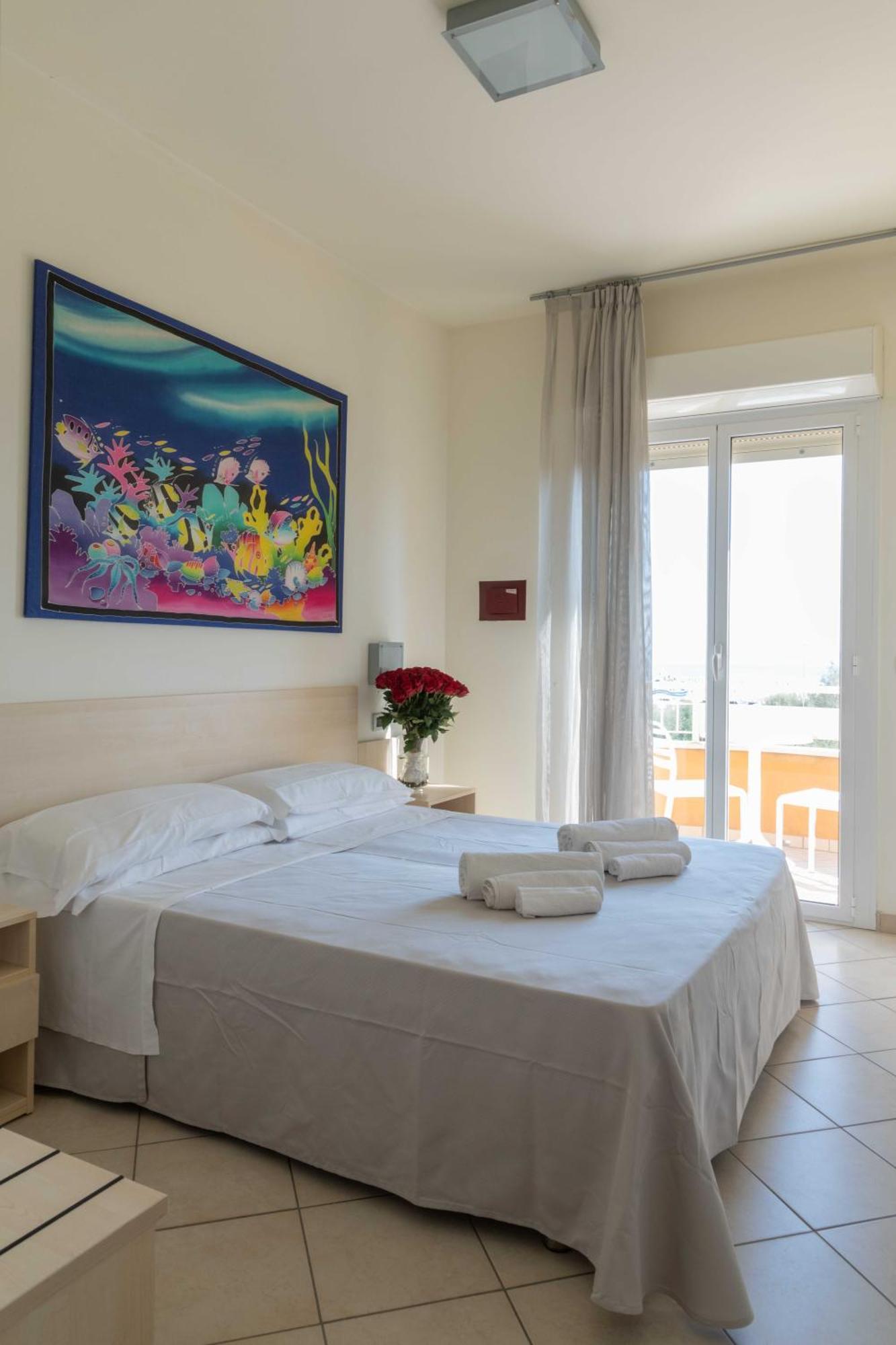 Melody Hotel Cervia Esterno foto